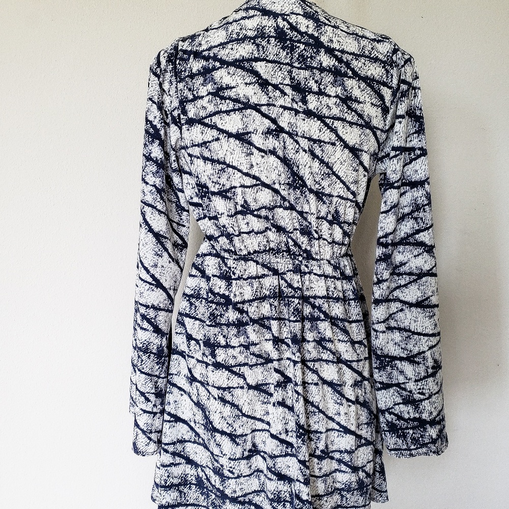 TOBI | Snake Print Dress Deep V Neck - Picture 3 of 4